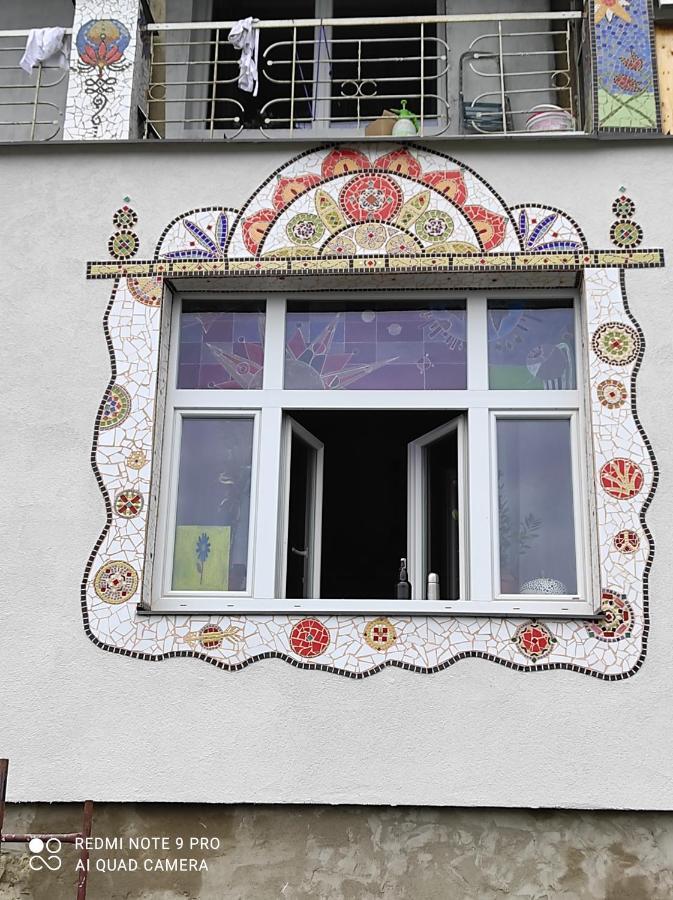 Vila v mozaikovém španělském stylu v Děčíně Exterior foto
