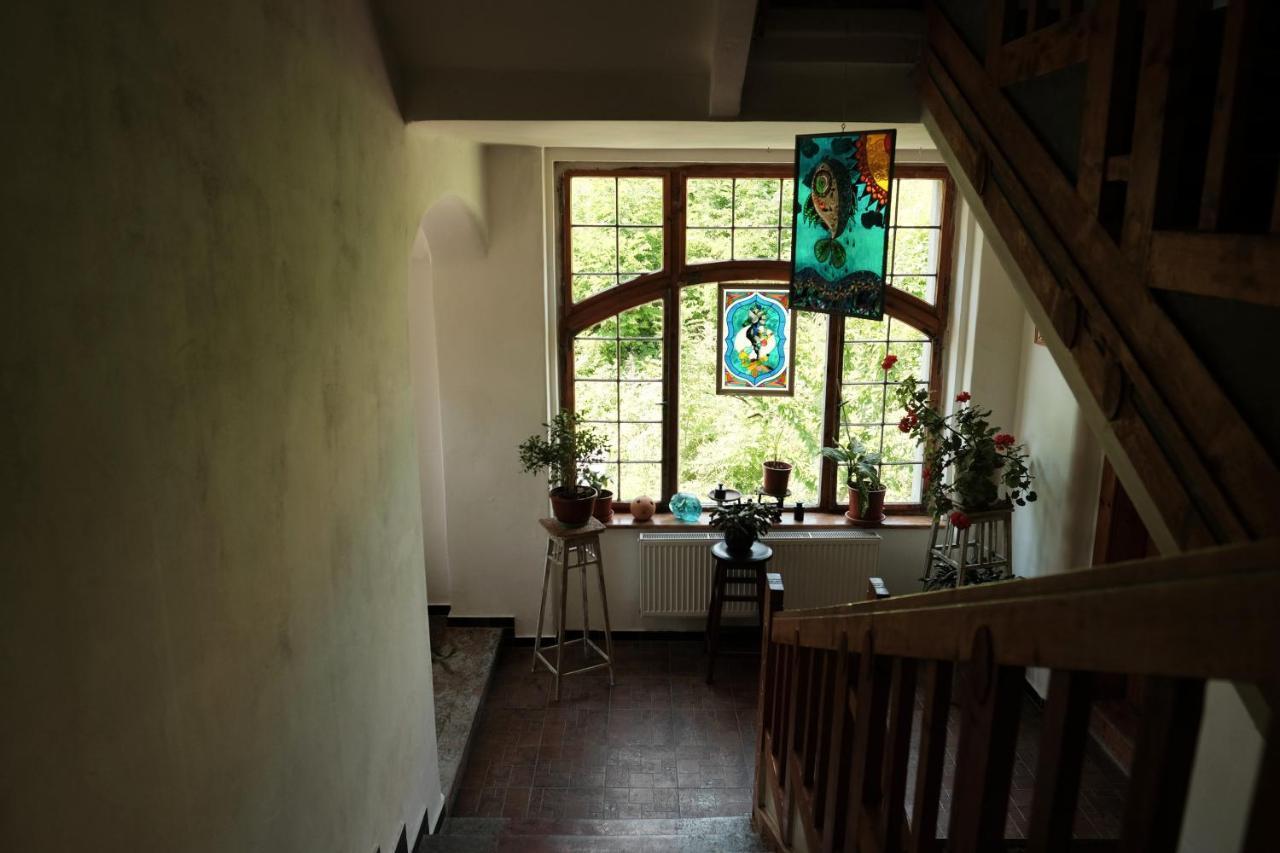 Vila v mozaikovém španělském stylu v Děčíně Exterior foto