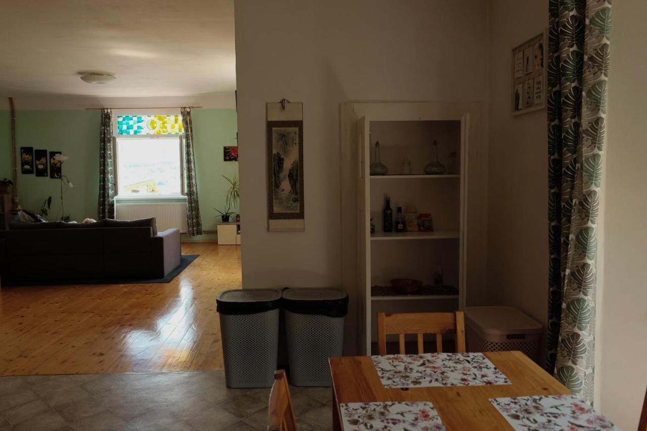 Vila v mozaikovém španělském stylu v Děčíně Exterior foto