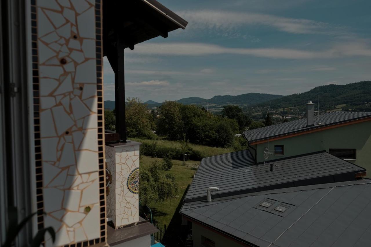 Vila v mozaikovém španělském stylu v Děčíně Exterior foto